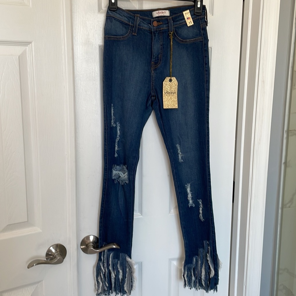 VIBRANT MIU  DISTRESSED JEANS Shredded bottoms size 11 Jr NWT made in the USA